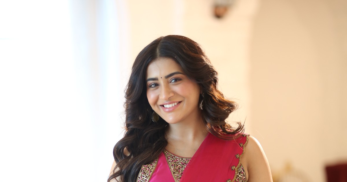 Heroine Rashi Singh Media Meet