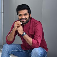 డైరెక్టర్ అనీల్ రావిపూడి పొలిటీషియన్ గెటప్‌