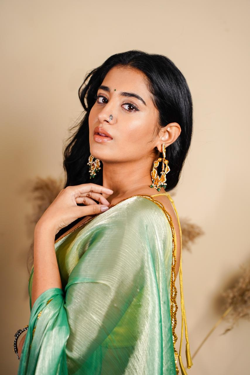 Heroine Rashi Singh Latest Stills